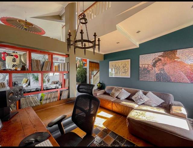 2 BEDROOM APARTMENT FOR SALE IN GREEN POINT
